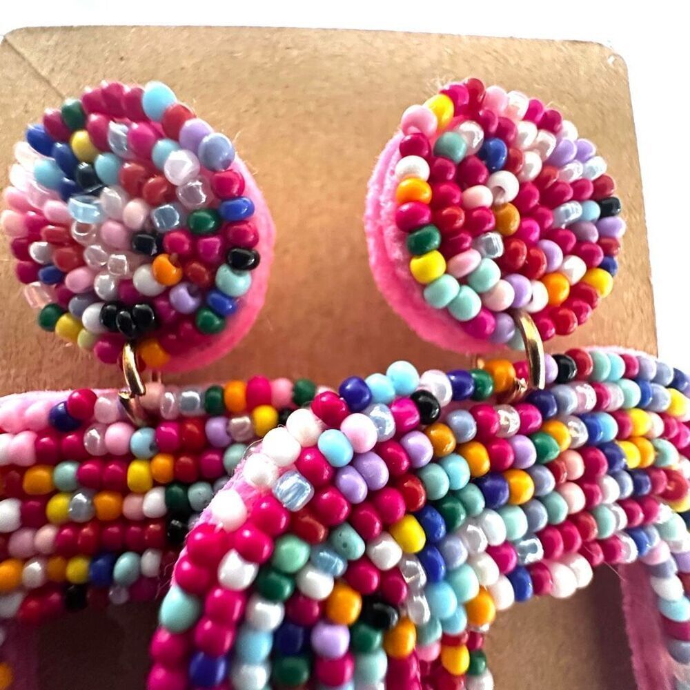 Pink beaded statement earrings - Picture 6 of 7
